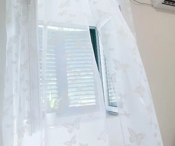 King's Garden Apartment *