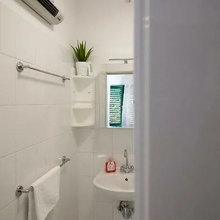 King's Garden Apartment *