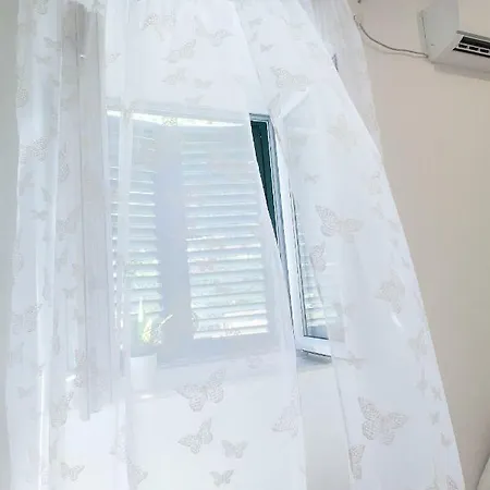 King's Garden Apartment *