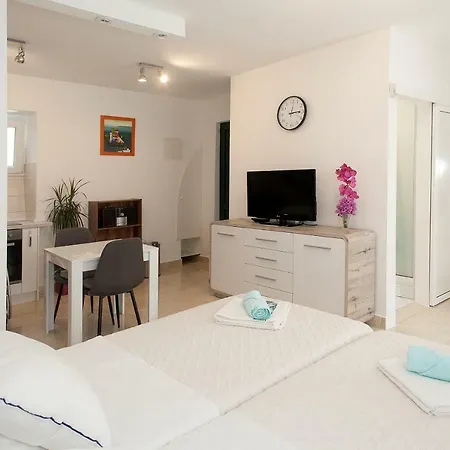 Apartment King's Garden *